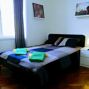  Apartment Center Park And Croatia